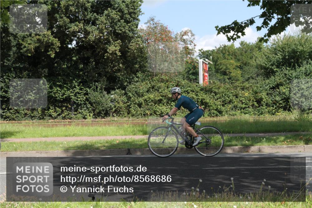 10.08.2025 - GEWOBA Citytriathlon Bremen Yannick Fuchs http://msf.ph/oto/8568686 10.08.2025 13:02:59 Radfahren 668, 693, 911, 945, 1020 meine-sportfotos.de