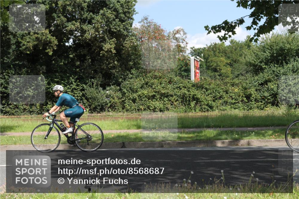 10.08.2025 - GEWOBA Citytriathlon Bremen Yannick Fuchs http://msf.ph/oto/8568687 10.08.2025 13:02:59 Radfahren 668, 693, 911, 945, 1020 meine-sportfotos.de