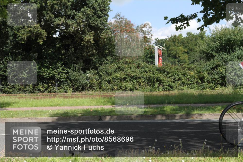 10.08.2025 - GEWOBA Citytriathlon Bremen Yannick Fuchs http://msf.ph/oto/8568696 10.08.2025 13:03:05 Radfahren 651, 668, 693, 898, 945, 1020 meine-sportfotos.de