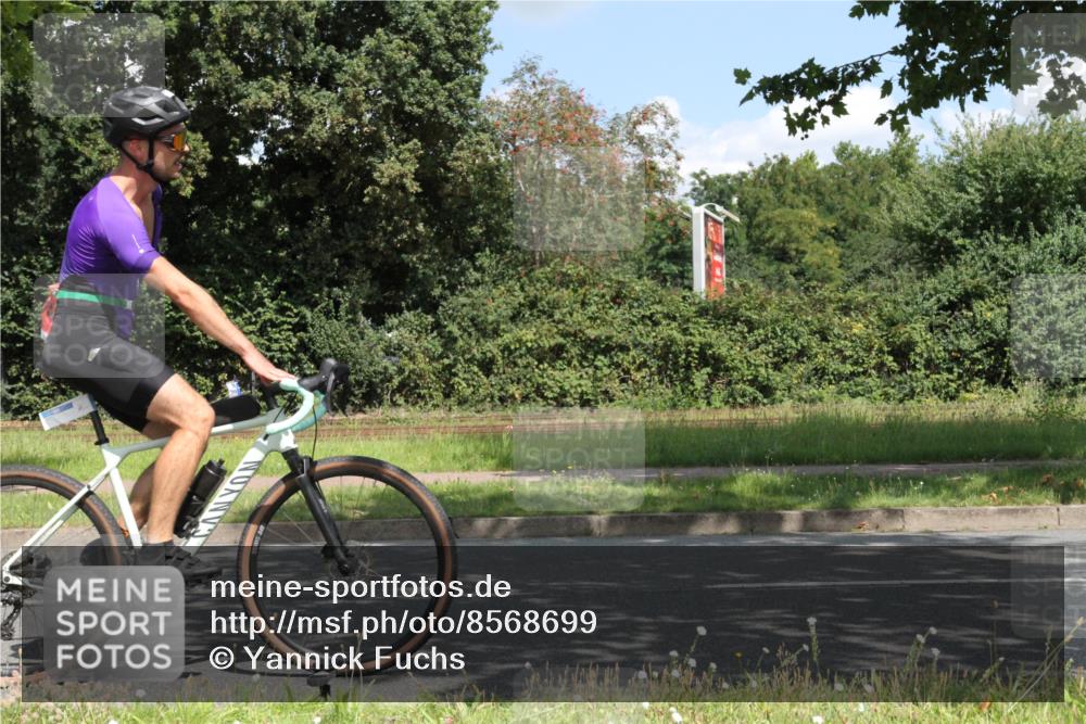 10.08.2025 - GEWOBA Citytriathlon Bremen Yannick Fuchs http://msf.ph/oto/8568699 10.08.2025 13:03:08 Radfahren 651, 668, 693, 748, 898, 945, 1020 meine-sportfotos.de
