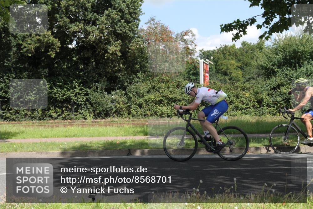 10.08.2025 - GEWOBA Citytriathlon Bremen Yannick Fuchs http://msf.ph/oto/8568701 10.08.2025 13:03:13 Radfahren 633, 651, 668, 693, 727, 748, 898, 945, 954 meine-sportfotos.de