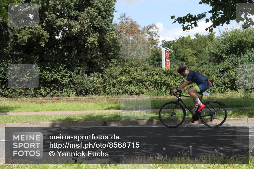 10.08.2025 - GEWOBA Citytriathlon Bremen Yannick Fuchs http://msf.ph/oto/8568715 10.08.2025 13:03:19 Radfahren 633, 651, 668, 693, 727, 748, 898, 945, 954 meine-sportfotos.de