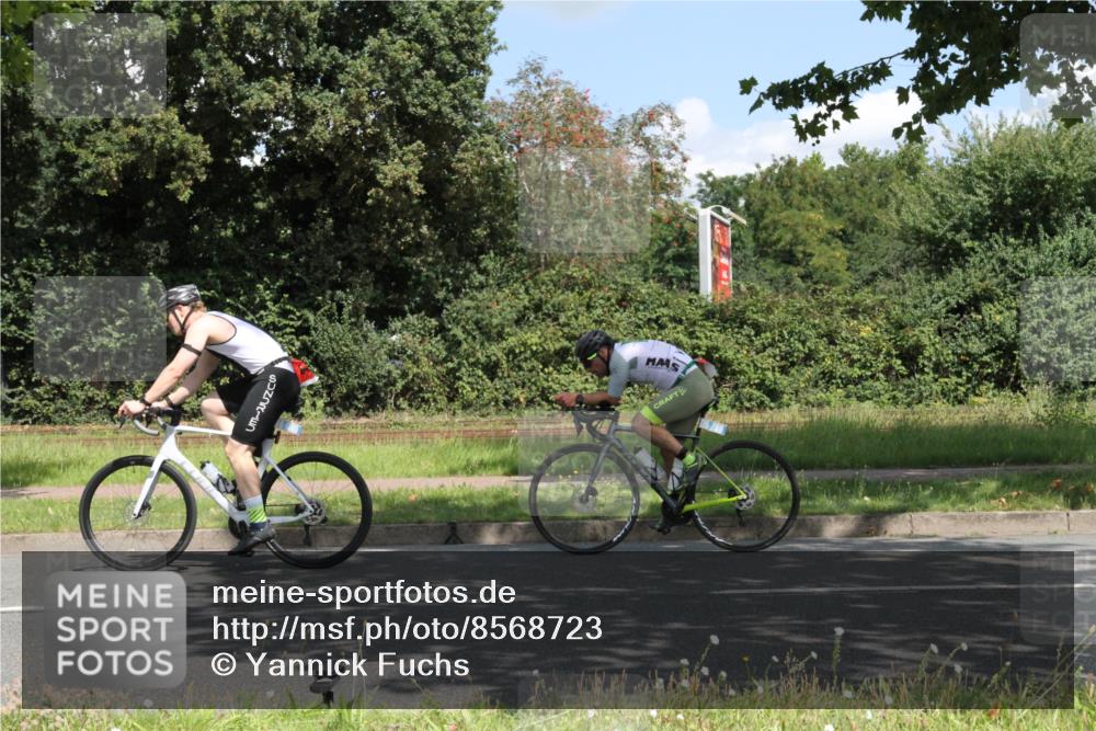 10.08.2025 - GEWOBA Citytriathlon Bremen Yannick Fuchs http://msf.ph/oto/8568723 10.08.2025 13:03:23 Radfahren 633, 651, 727, 748, 898, 954 meine-sportfotos.de