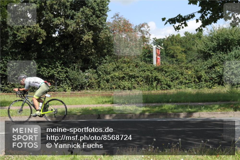 10.08.2025 - GEWOBA Citytriathlon Bremen Yannick Fuchs http://msf.ph/oto/8568724 10.08.2025 13:03:24 Radfahren 633, 651, 727, 748, 898, 925, 954 meine-sportfotos.de