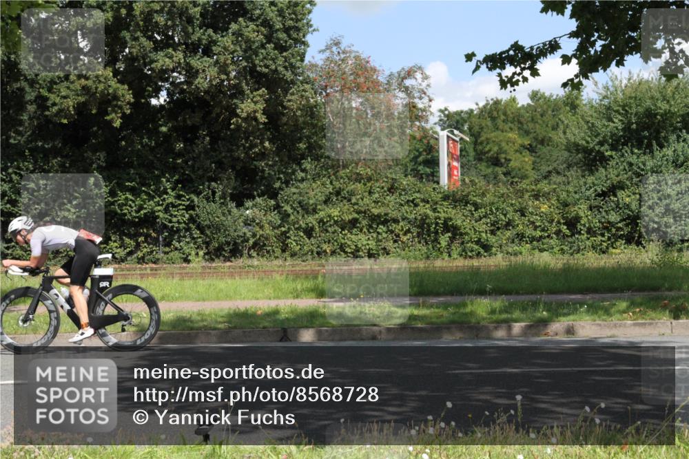 10.08.2025 - GEWOBA Citytriathlon Bremen Yannick Fuchs http://msf.ph/oto/8568728 10.08.2025 13:03:25 Radfahren 633, 651, 727, 748, 898, 925, 954 meine-sportfotos.de