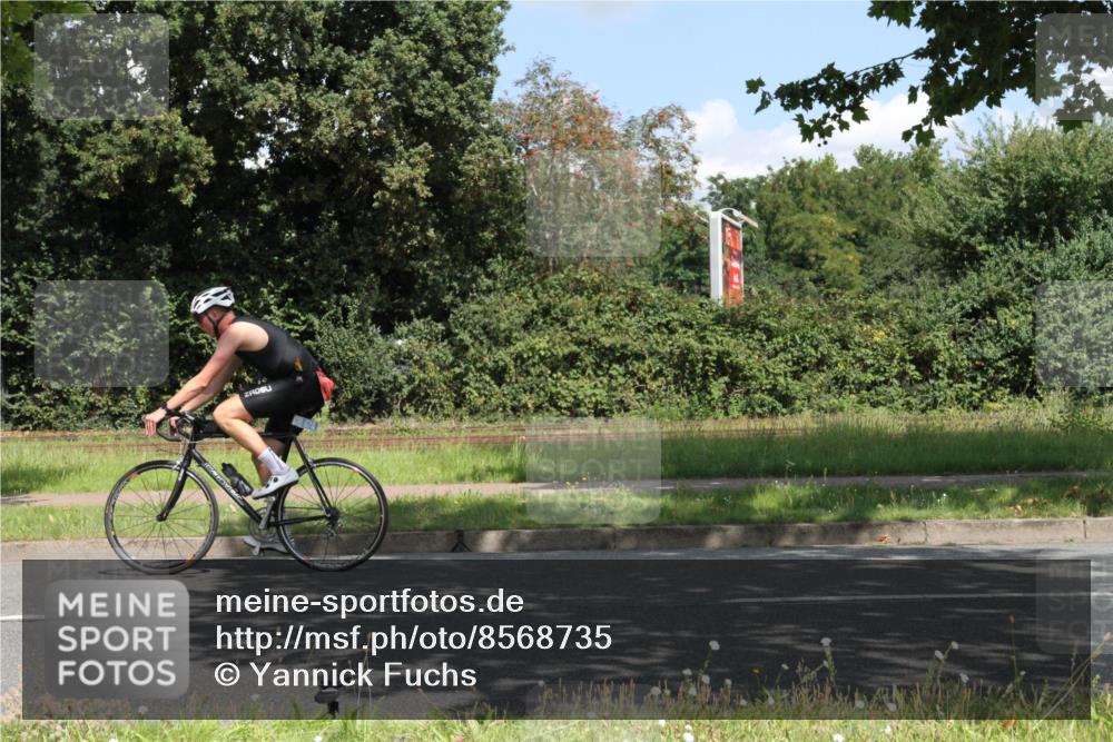10.08.2025 - GEWOBA Citytriathlon Bremen Yannick Fuchs http://msf.ph/oto/8568735 10.08.2025 13:03:32 Radfahren 633, 727, 748, 823, 925, 954 meine-sportfotos.de