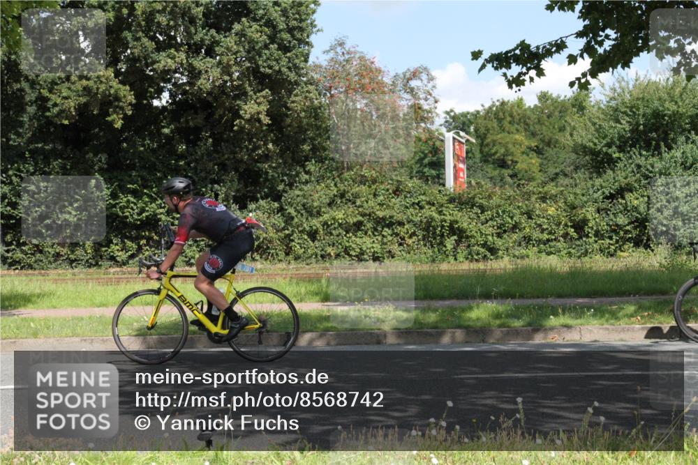10.08.2025 - GEWOBA Citytriathlon Bremen Yannick Fuchs http://msf.ph/oto/8568742 10.08.2025 13:03:37 Radfahren 753, 812, 823, 925 meine-sportfotos.de