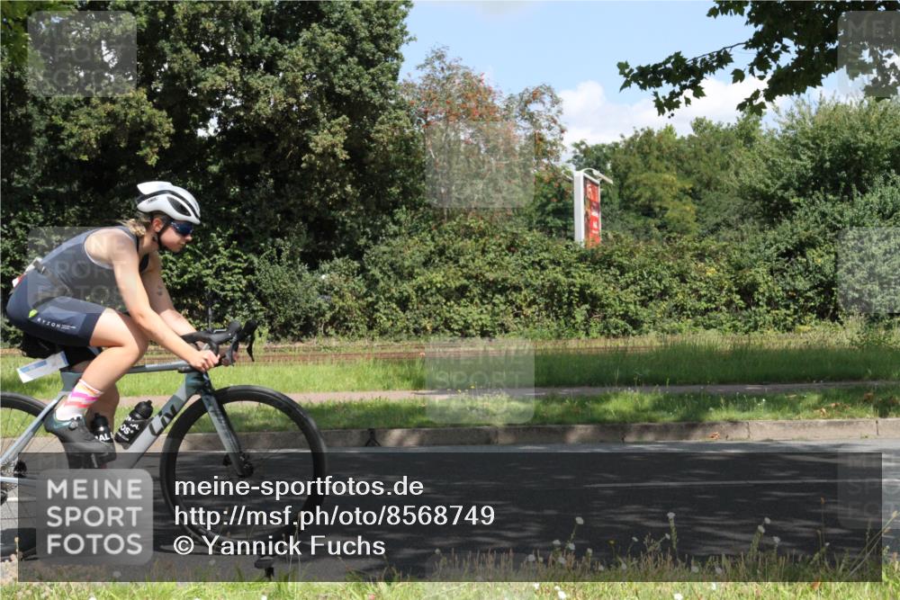 10.08.2025 - GEWOBA Citytriathlon Bremen Yannick Fuchs http://msf.ph/oto/8568749 10.08.2025 13:03:40 Radfahren 753, 812, 823, 908, 925, 1007 meine-sportfotos.de