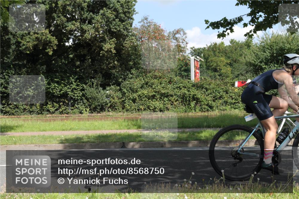 10.08.2025 - GEWOBA Citytriathlon Bremen Yannick Fuchs http://msf.ph/oto/8568750 10.08.2025 13:03:40 Radfahren 753, 812, 823, 908, 925, 1007 meine-sportfotos.de