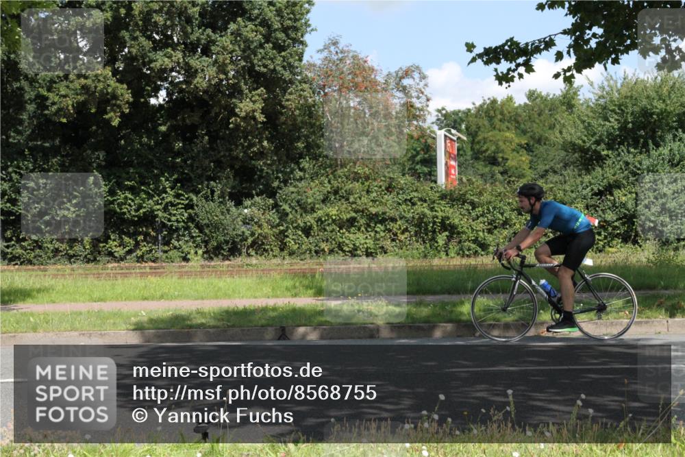 10.08.2025 - GEWOBA Citytriathlon Bremen Yannick Fuchs http://msf.ph/oto/8568755 10.08.2025 13:03:42 Radfahren 676, 753, 812, 823, 908, 925, 1007 meine-sportfotos.de