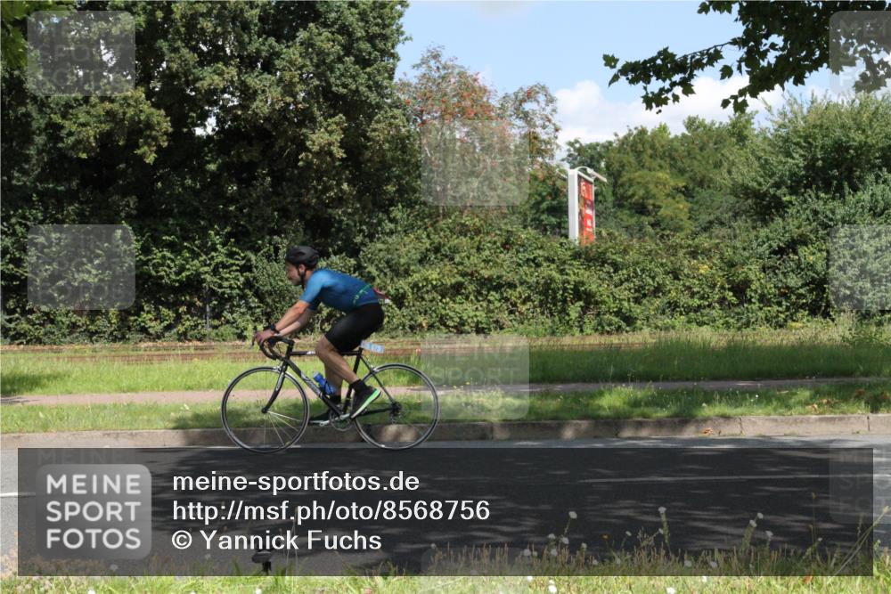 10.08.2025 - GEWOBA Citytriathlon Bremen Yannick Fuchs http://msf.ph/oto/8568756 10.08.2025 13:03:42 Radfahren 676, 753, 812, 823, 908, 925, 1007 meine-sportfotos.de