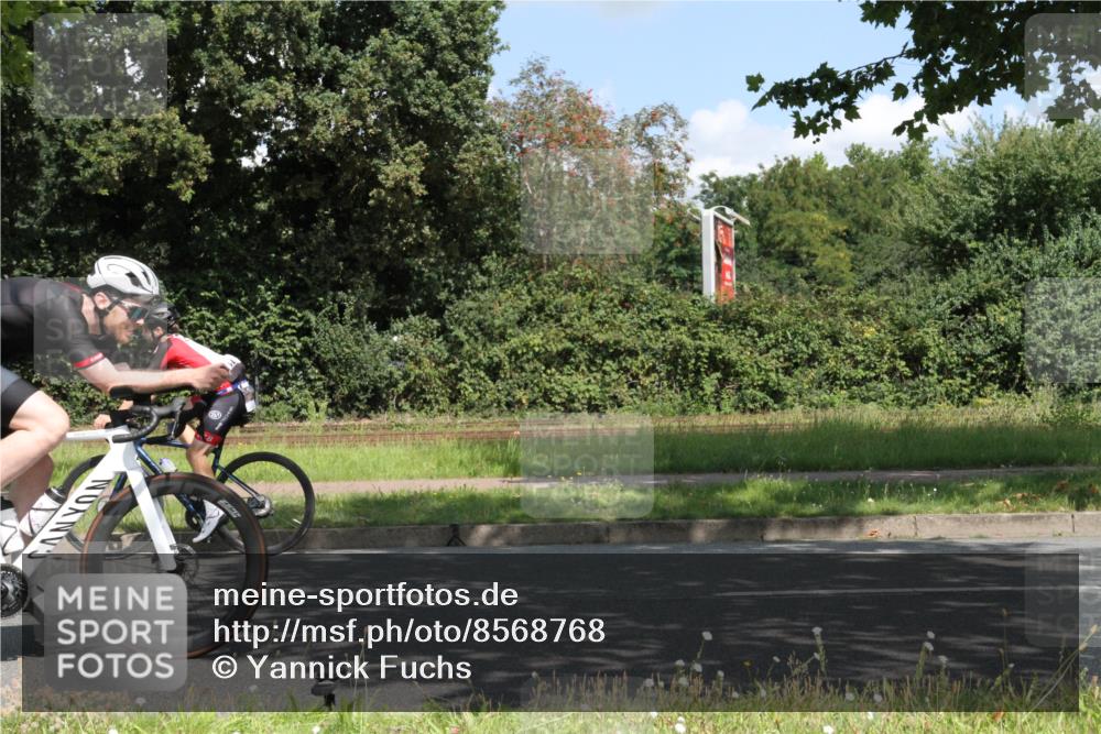 10.08.2025 - GEWOBA Citytriathlon Bremen Yannick Fuchs http://msf.ph/oto/8568768 10.08.2025 13:03:46 Radfahren 574, 676, 753, 812, 823, 908, 925, 965, 1007 meine-sportfotos.de