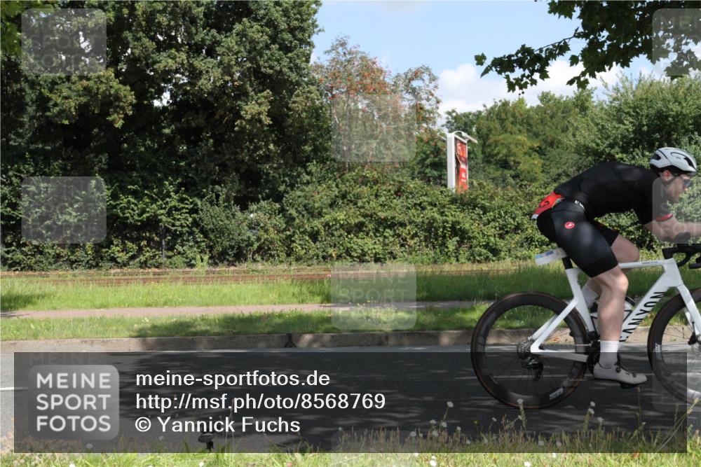 10.08.2025 - GEWOBA Citytriathlon Bremen Yannick Fuchs http://msf.ph/oto/8568769 10.08.2025 13:03:47 Radfahren 574, 676, 685, 753, 812, 823, 908, 925, 965, 1007 meine-sportfotos.de