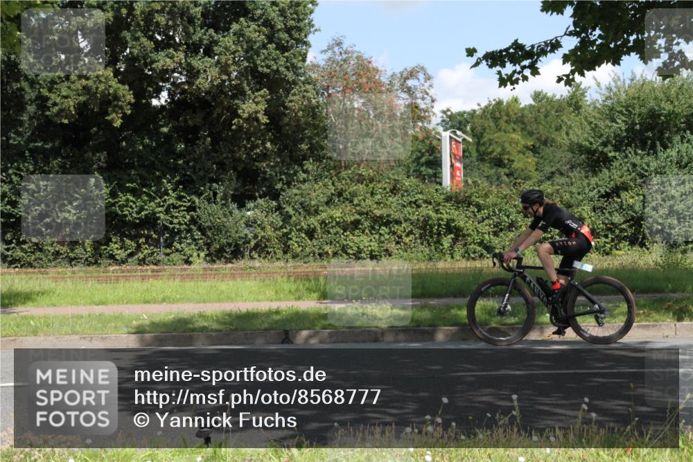 10.08.2025 - GEWOBA Citytriathlon Bremen Yannick Fuchs http://msf.ph/oto/8568777 10.08.2025 13:03:50 Radfahren 574, 676, 685, 753, 812, 823, 908, 965, 1007 meine-sportfotos.de