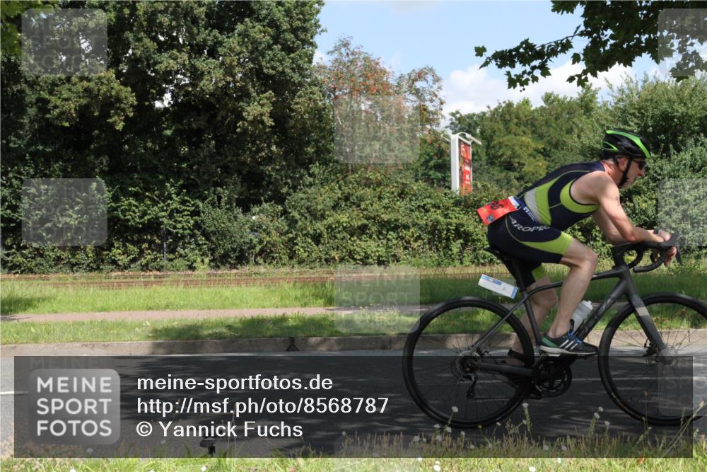 10.08.2025 - GEWOBA Citytriathlon Bremen Yannick Fuchs http://msf.ph/oto/8568787 10.08.2025 13:03:53 Radfahren 574, 576, 676, 685, 753, 812, 823, 908, 965, 1007 meine-sportfotos.de