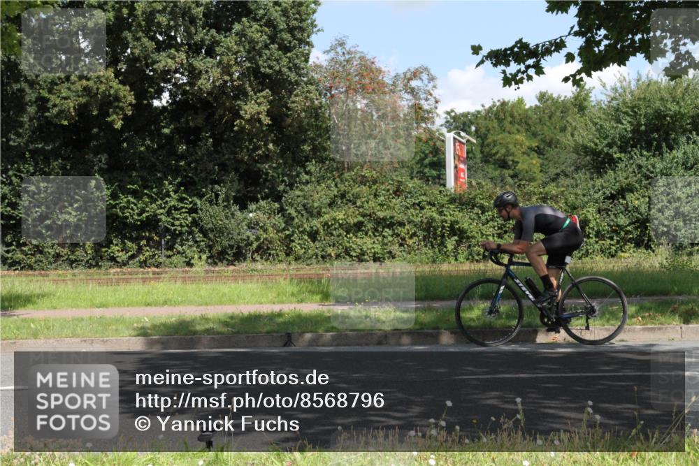 10.08.2025 - GEWOBA Citytriathlon Bremen Yannick Fuchs http://msf.ph/oto/8568796 10.08.2025 13:03:56 Radfahren 574, 576, 605, 625, 676, 685, 753, 812, 908, 965, 1007 meine-sportfotos.de