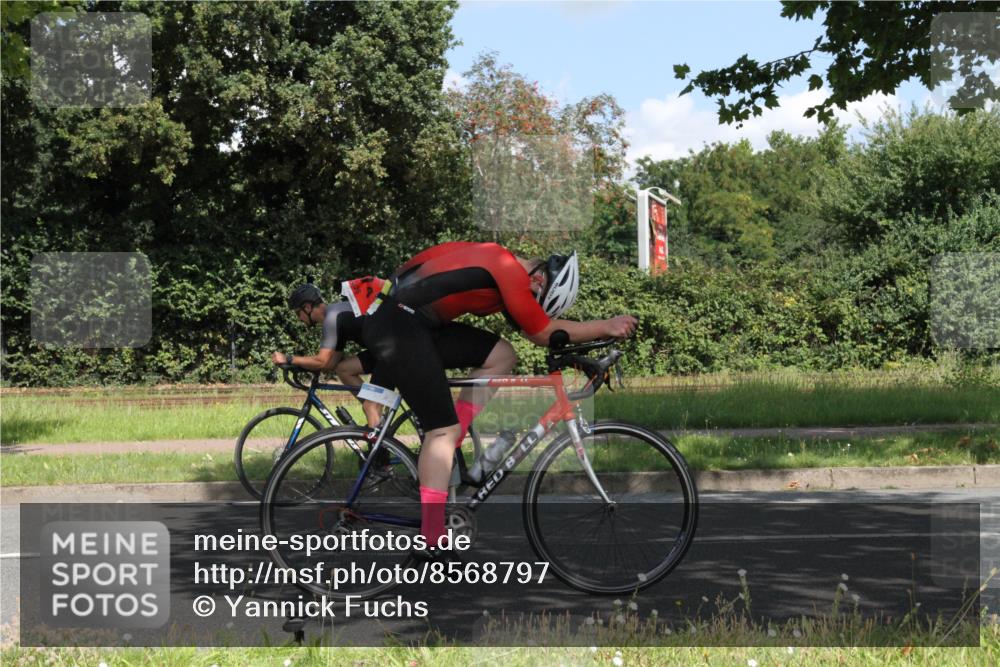 10.08.2025 - GEWOBA Citytriathlon Bremen Yannick Fuchs http://msf.ph/oto/8568797 10.08.2025 13:03:56 Radfahren 574, 576, 605, 625, 676, 685, 753, 812, 908, 965, 1007 meine-sportfotos.de