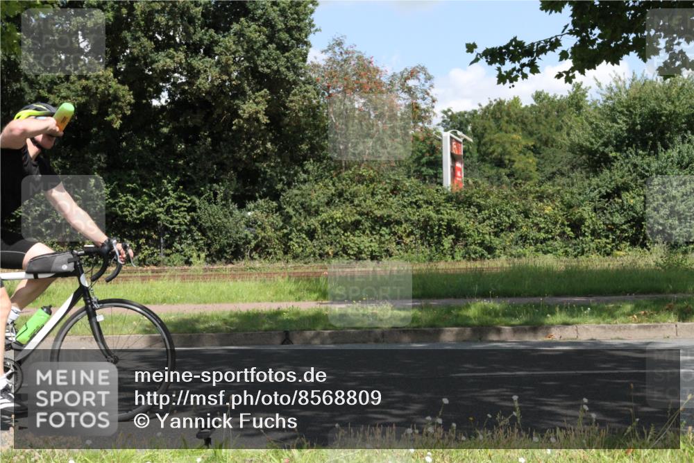 10.08.2025 - GEWOBA Citytriathlon Bremen Yannick Fuchs http://msf.ph/oto/8568809 10.08.2025 13:04:01 Radfahren 574, 576, 605, 625, 640, 676, 685, 697, 760, 786, 908, 946, 963, 965, 1007 meine-sportfotos.de