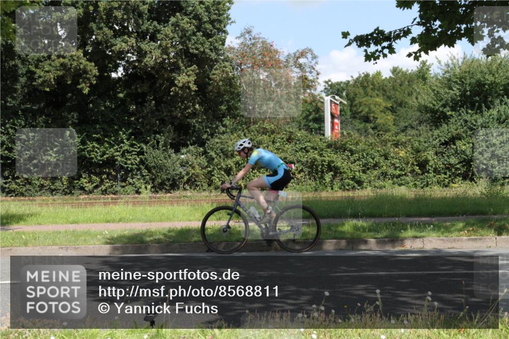 10.08.2025 - GEWOBA Citytriathlon Bremen Yannick Fuchs http://msf.ph/oto/8568811 10.08.2025 13:04:02 Radfahren 574, 576, 605, 625, 640, 676, 685, 697, 760, 769, 786, 908, 946, 963, 965, 1007, 1036 meine-sportfotos.de