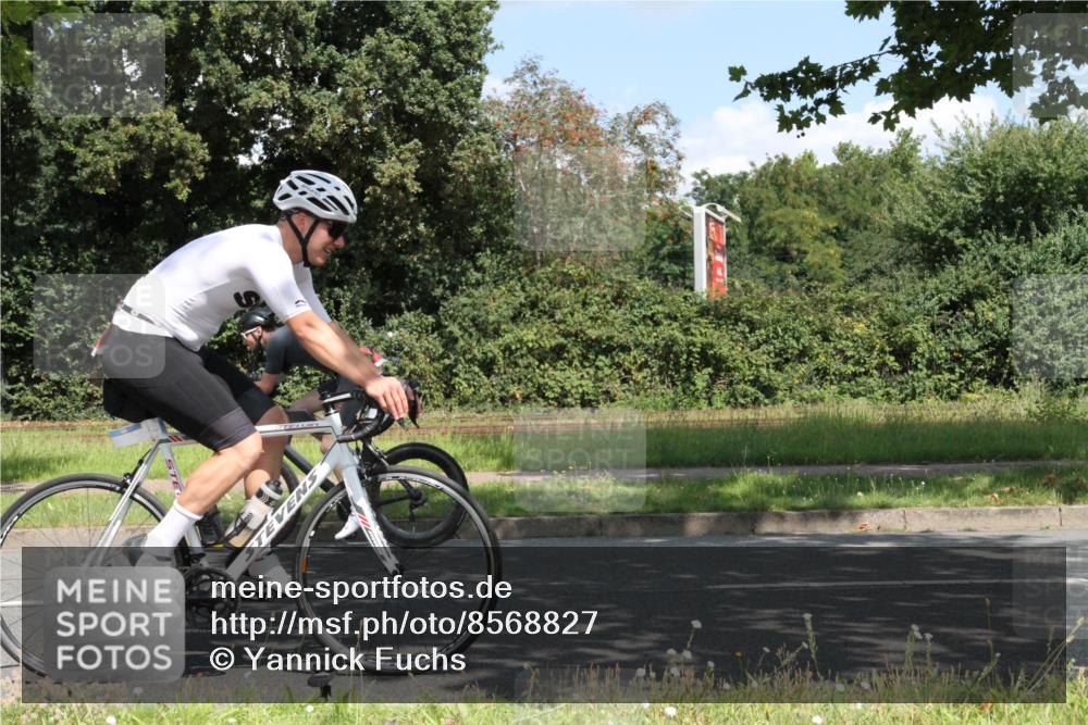 10.08.2025 - GEWOBA Citytriathlon Bremen Yannick Fuchs http://msf.ph/oto/8568827 10.08.2025 13:04:07 Radfahren 574, 576, 605, 625, 640, 685, 697, 760, 769, 786, 946, 960, 963, 965, 1013, 1036 meine-sportfotos.de