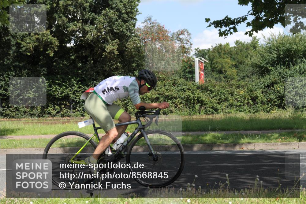 10.08.2025 - GEWOBA Citytriathlon Bremen Yannick Fuchs http://msf.ph/oto/8568845 10.08.2025 13:04:13 Radfahren 576, 605, 625, 640, 697, 760, 769, 786, 799, 946, 960, 963, 1013, 1036 meine-sportfotos.de
