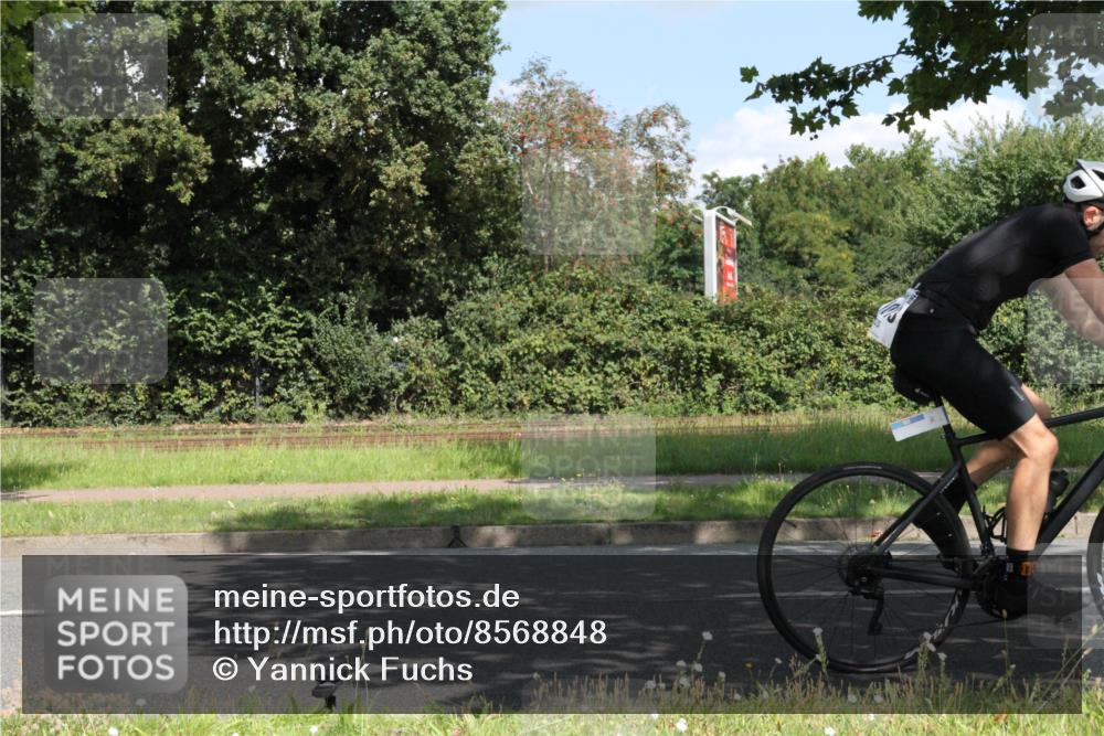 10.08.2025 - GEWOBA Citytriathlon Bremen Yannick Fuchs http://msf.ph/oto/8568848 10.08.2025 13:04:14 Radfahren 576, 605, 625, 640, 674, 697, 760, 769, 786, 799, 946, 960, 963, 1013, 1036 meine-sportfotos.de