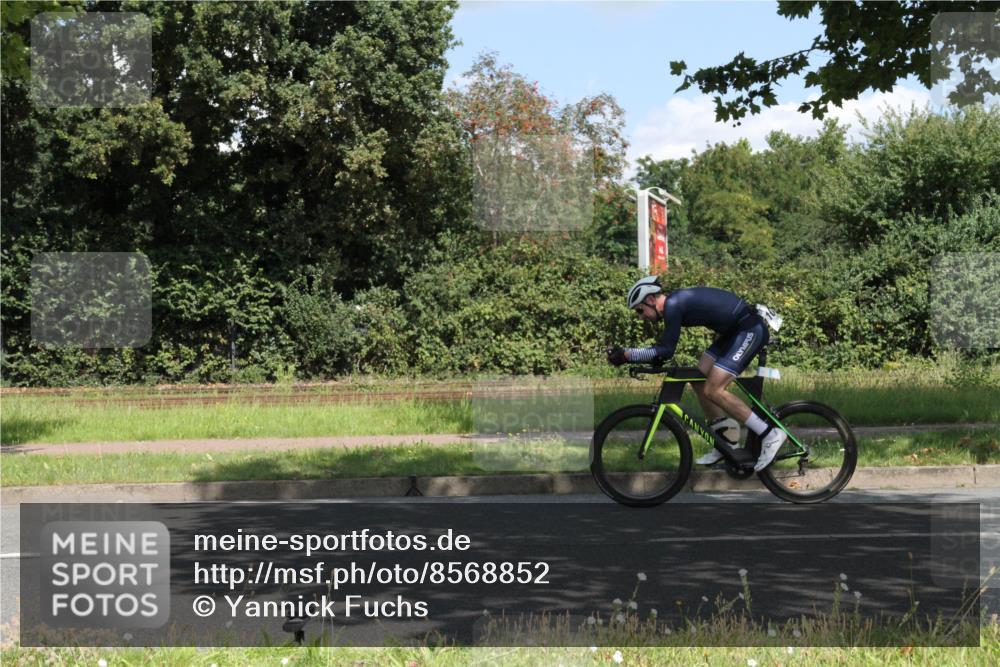 10.08.2025 - GEWOBA Citytriathlon Bremen Yannick Fuchs http://msf.ph/oto/8568852 10.08.2025 13:04:16 Radfahren 576, 605, 625, 640, 674, 697, 760, 769, 786, 799, 946, 960, 963, 1013, 1036 meine-sportfotos.de