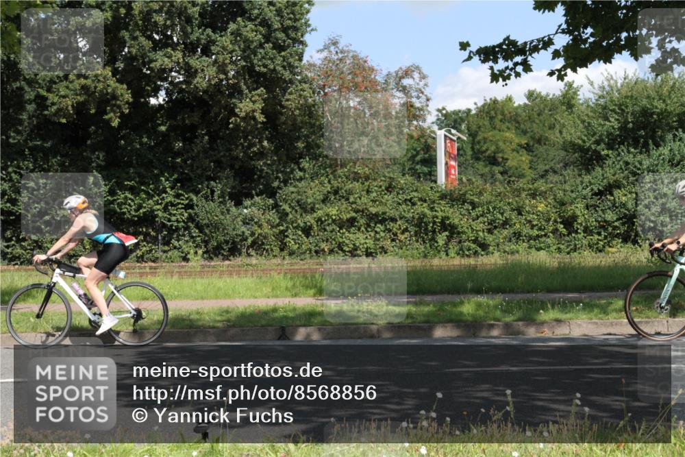 10.08.2025 - GEWOBA Citytriathlon Bremen Yannick Fuchs http://msf.ph/oto/8568856 10.08.2025 13:04:17 Radfahren 576, 605, 625, 640, 674, 697, 760, 769, 786, 799, 946, 960, 963, 1013, 1036 meine-sportfotos.de