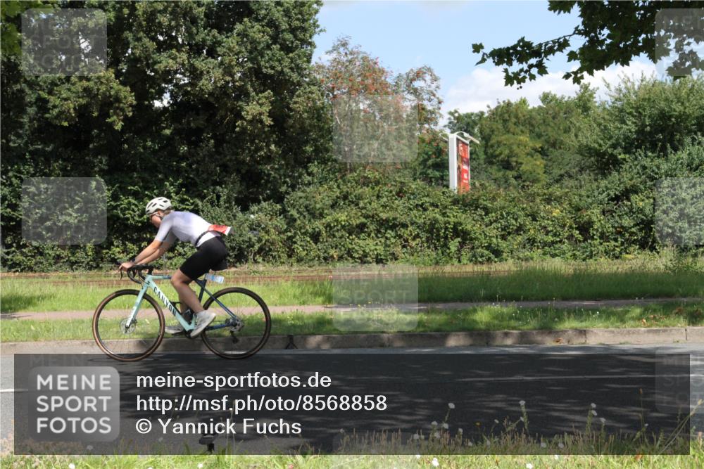 10.08.2025 - GEWOBA Citytriathlon Bremen Yannick Fuchs http://msf.ph/oto/8568858 10.08.2025 13:04:18 Radfahren 605, 625, 640, 674, 697, 760, 769, 786, 799, 946, 960, 963, 1013, 1036 meine-sportfotos.de