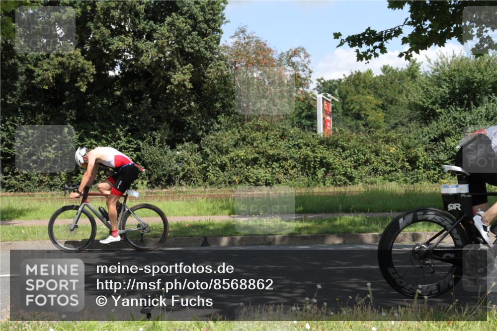 10.08.2025 - GEWOBA Citytriathlon Bremen Yannick Fuchs http://msf.ph/oto/8568862 10.08.2025 13:04:19 Radfahren 605, 625, 640, 674, 697, 760, 769, 786, 799, 875, 946, 960, 963, 1013, 1036 meine-sportfotos.de