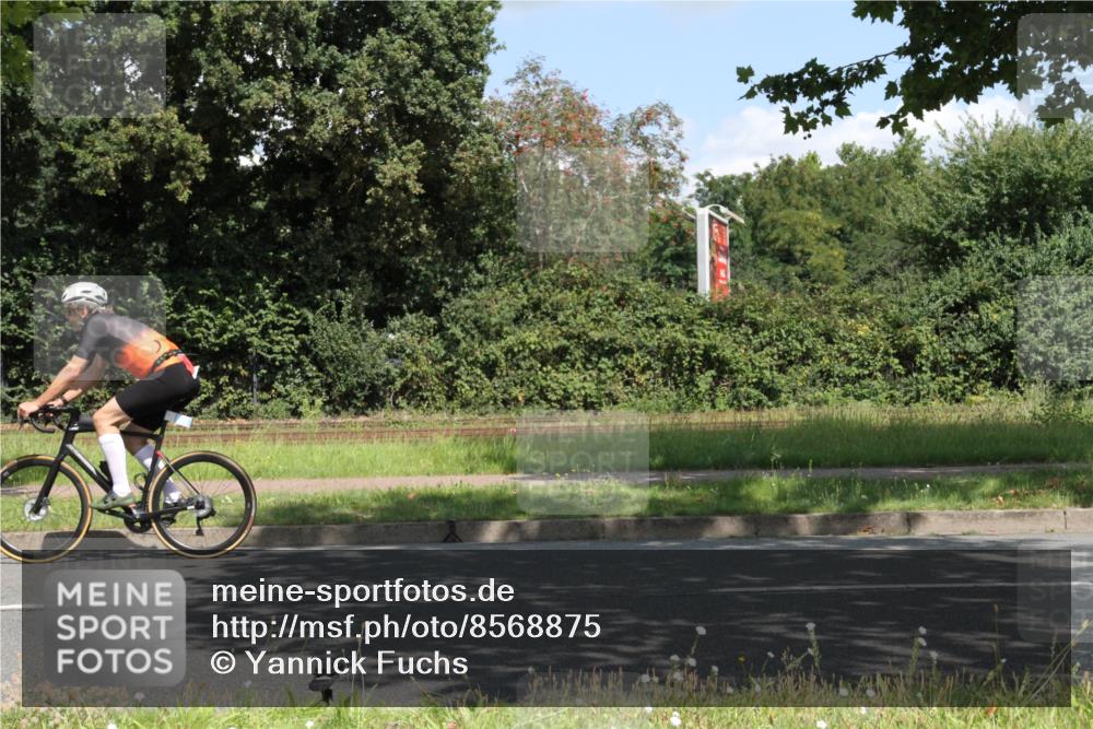 10.08.2025 - GEWOBA Citytriathlon Bremen Yannick Fuchs http://msf.ph/oto/8568875 10.08.2025 13:04:24 Radfahren 640, 674, 751, 760, 769, 799, 808, 875, 939, 946, 960, 1013, 1036 meine-sportfotos.de