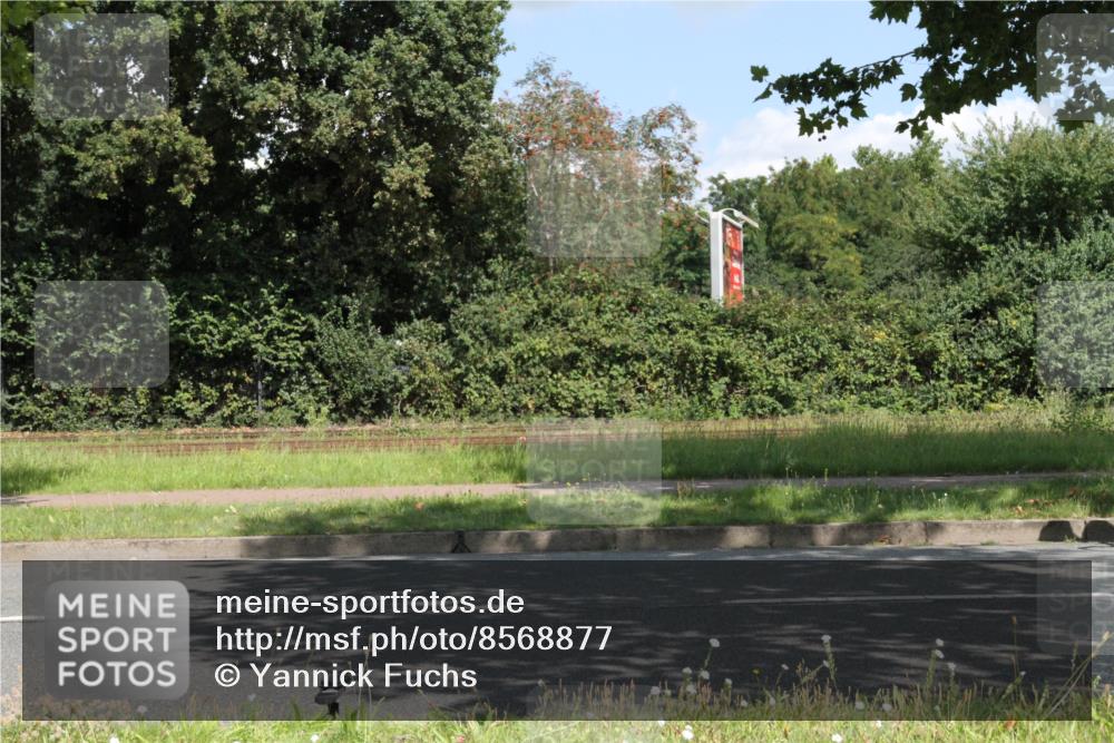 10.08.2025 - GEWOBA Citytriathlon Bremen Yannick Fuchs http://msf.ph/oto/8568877 10.08.2025 13:04:24 Radfahren 640, 674, 751, 760, 769, 799, 808, 875, 939, 946, 960, 1013, 1036 meine-sportfotos.de