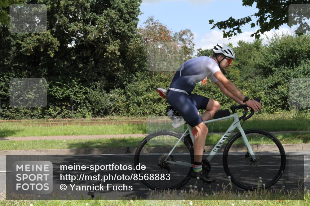 10.08.2025 - GEWOBA Citytriathlon Bremen Yannick Fuchs http://msf.ph/oto/8568883 10.08.2025 13:04:26 Radfahren 583, 640, 674, 675, 751, 769, 799, 808, 875, 939, 960, 1013, 1036 meine-sportfotos.de