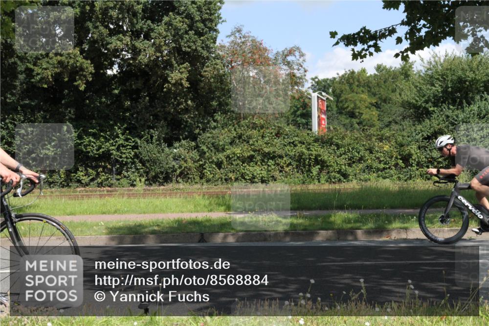 10.08.2025 - GEWOBA Citytriathlon Bremen Yannick Fuchs http://msf.ph/oto/8568884 10.08.2025 13:04:27 Radfahren 583, 674, 675, 751, 769, 799, 808, 875, 939, 960, 1013, 1036 meine-sportfotos.de