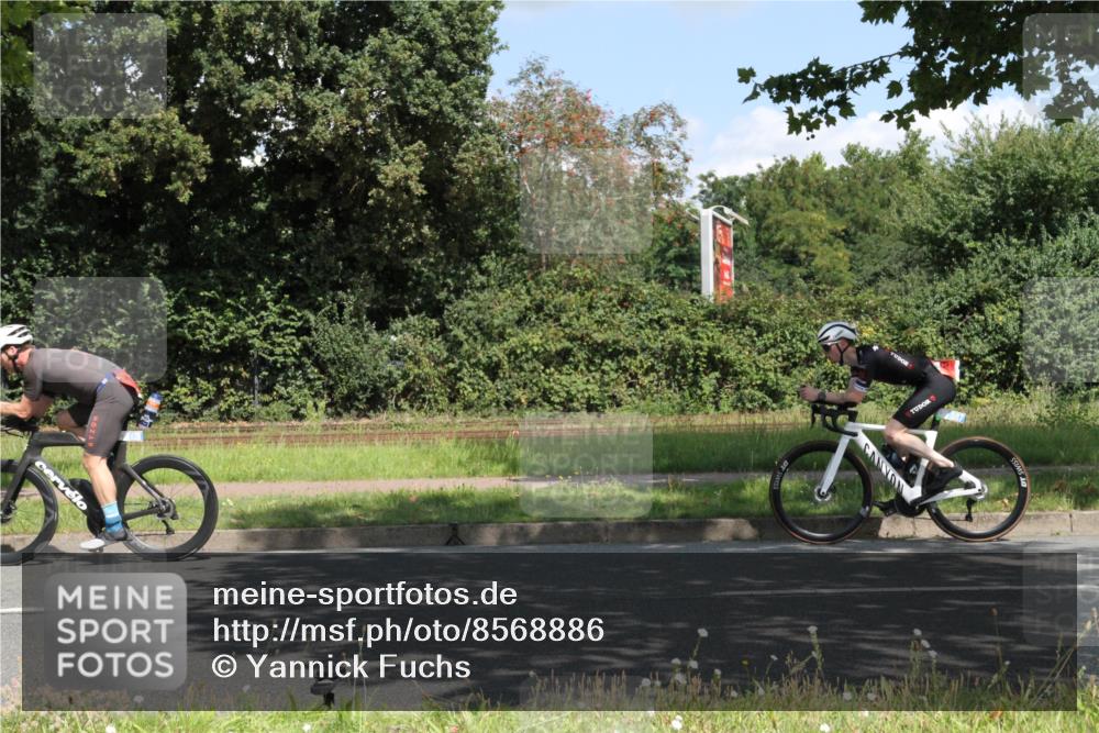 10.08.2025 - GEWOBA Citytriathlon Bremen Yannick Fuchs http://msf.ph/oto/8568886 10.08.2025 13:04:27 Radfahren 583, 674, 675, 751, 769, 799, 808, 875, 939, 960, 1013, 1036 meine-sportfotos.de