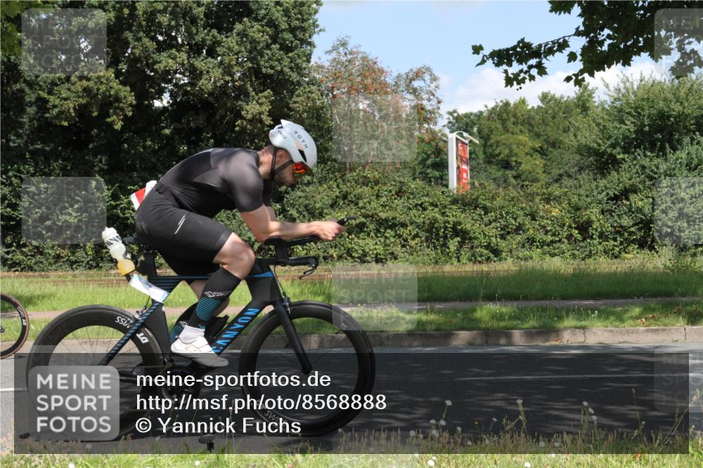 10.08.2025 - GEWOBA Citytriathlon Bremen Yannick Fuchs http://msf.ph/oto/8568888 10.08.2025 13:04:28 Radfahren 583, 674, 675, 751, 799, 808, 875, 939, 960, 1013 meine-sportfotos.de