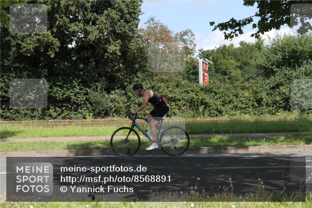 10.08.2025 - GEWOBA Citytriathlon Bremen Yannick Fuchs http://msf.ph/oto/8568891 10.08.2025 13:04:29 Radfahren 583, 674, 675, 751, 799, 808, 875, 939, 960 meine-sportfotos.de