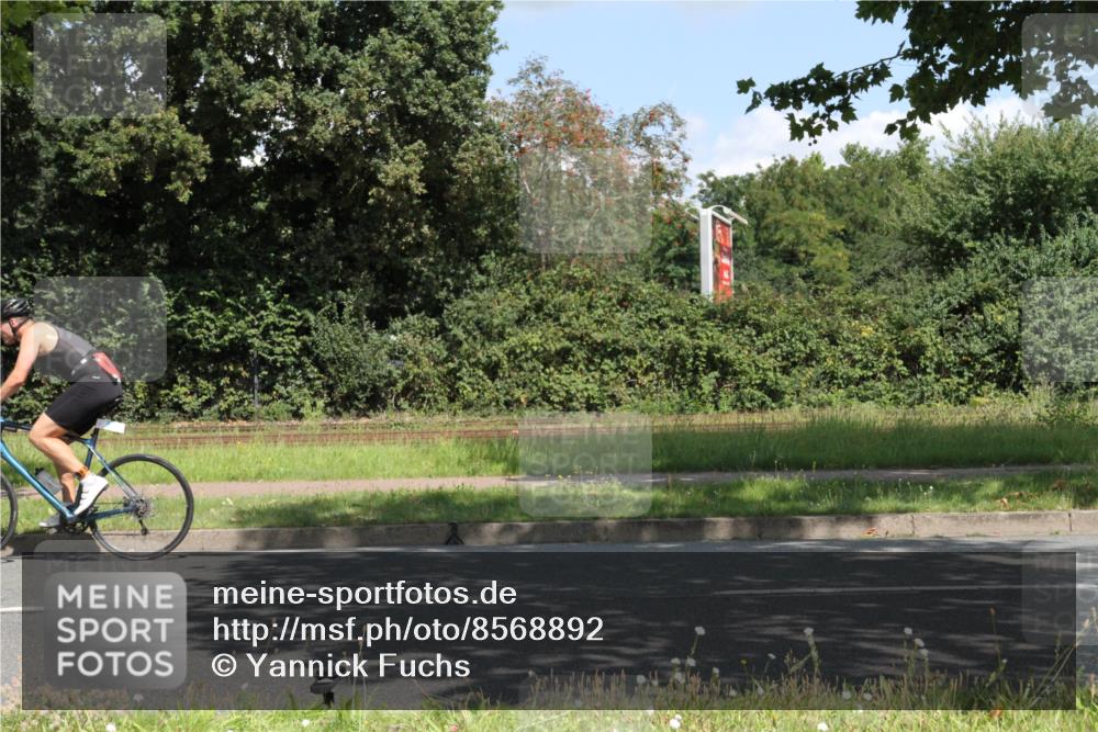 10.08.2025 - GEWOBA Citytriathlon Bremen Yannick Fuchs http://msf.ph/oto/8568892 10.08.2025 13:04:29 Radfahren 583, 674, 675, 751, 799, 808, 875, 939, 960 meine-sportfotos.de