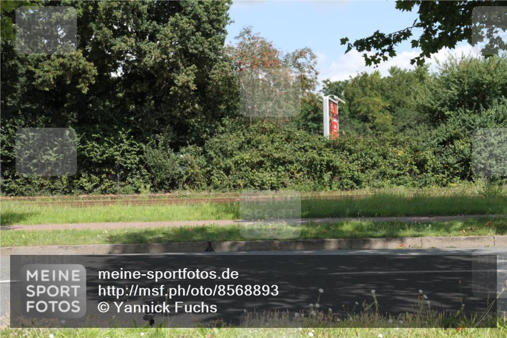 10.08.2025 - GEWOBA Citytriathlon Bremen Yannick Fuchs http://msf.ph/oto/8568893 10.08.2025 13:04:30 Radfahren 583, 674, 675, 751, 799, 808, 875, 939, 960 meine-sportfotos.de