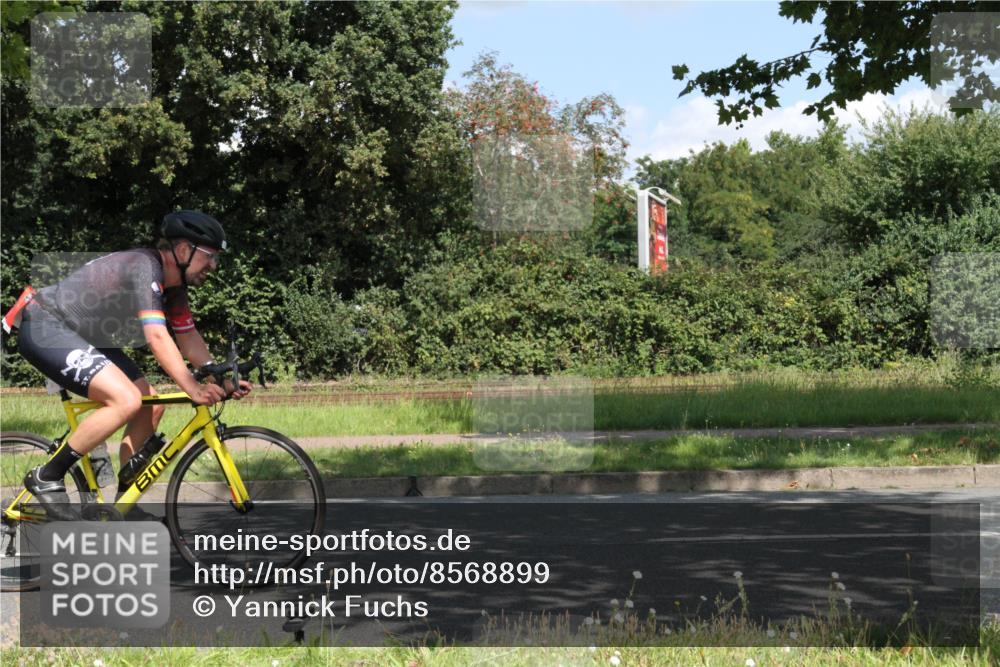 10.08.2025 - GEWOBA Citytriathlon Bremen Yannick Fuchs http://msf.ph/oto/8568899 10.08.2025 13:04:32 Radfahren 583, 674, 675, 751, 799, 808, 875, 909, 939 meine-sportfotos.de