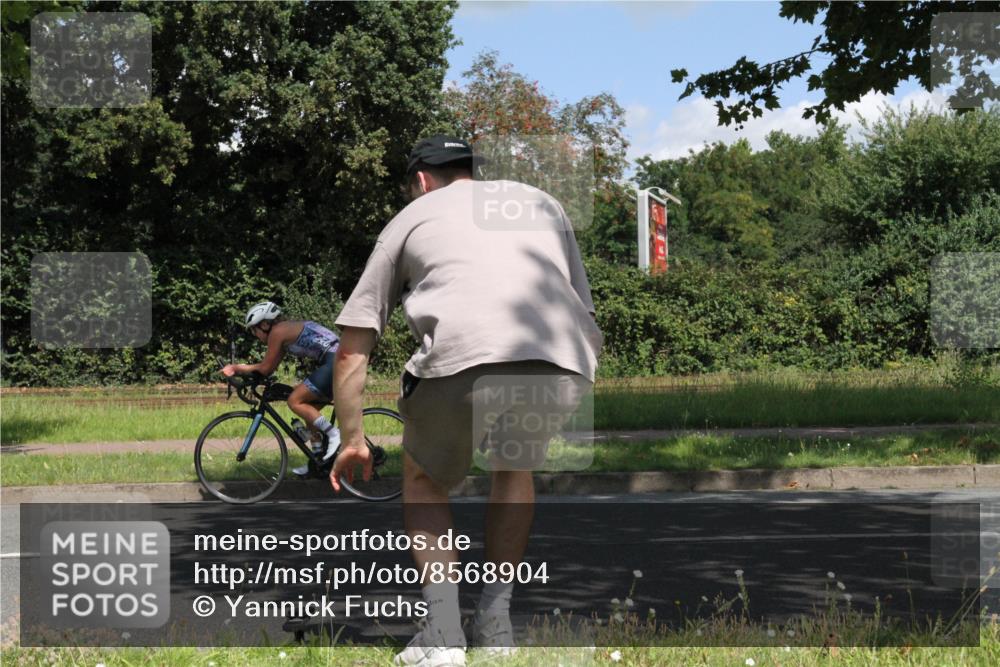 10.08.2025 - GEWOBA Citytriathlon Bremen Yannick Fuchs http://msf.ph/oto/8568904 10.08.2025 13:04:33 Radfahren 583, 674, 675, 751, 799, 808, 875, 909, 939 meine-sportfotos.de
