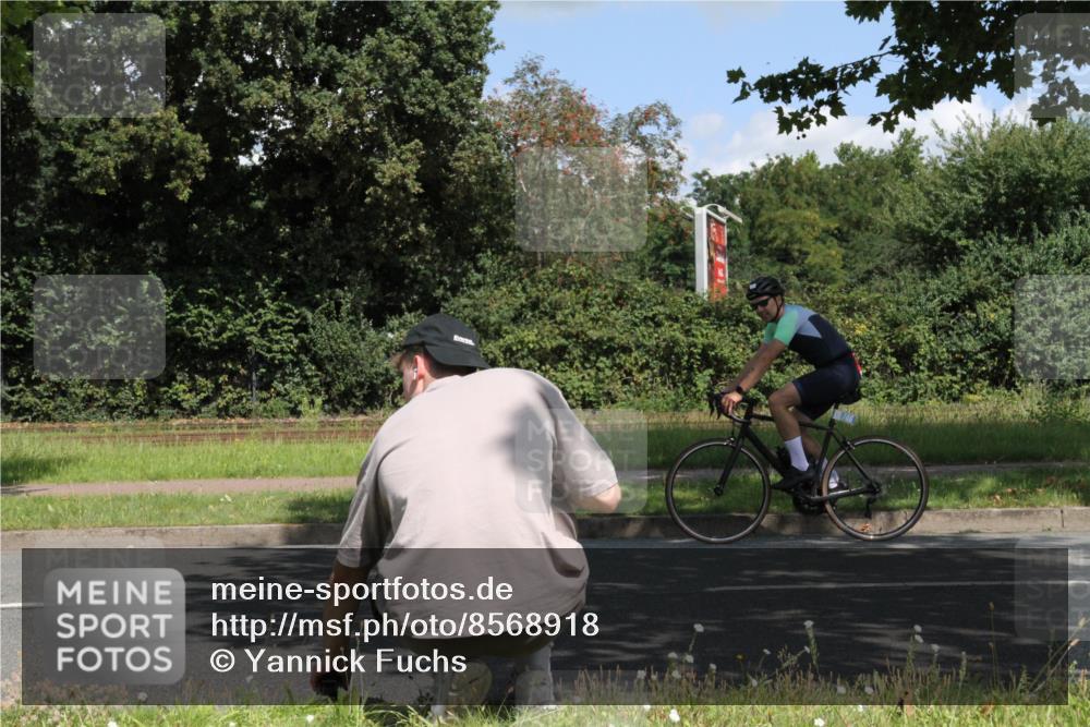 10.08.2025 - GEWOBA Citytriathlon Bremen Yannick Fuchs http://msf.ph/oto/8568918 10.08.2025 13:04:43 Radfahren 583, 629, 675, 751, 808, 875, 909, 930, 939, 951 meine-sportfotos.de