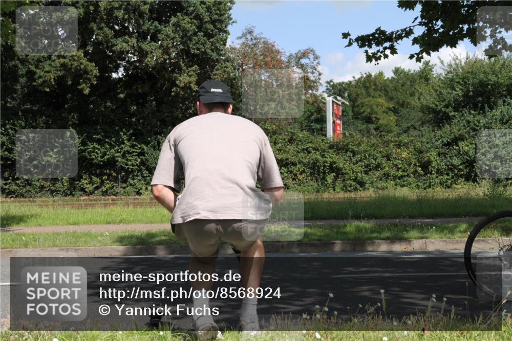 10.08.2025 - GEWOBA Citytriathlon Bremen Yannick Fuchs http://msf.ph/oto/8568924 10.08.2025 13:04:48 Radfahren 583, 590, 629, 675, 808, 909, 929, 930, 939, 951 meine-sportfotos.de
