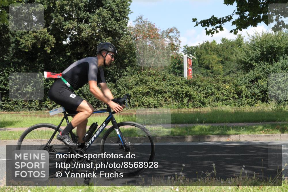 10.08.2025 - GEWOBA Citytriathlon Bremen Yannick Fuchs http://msf.ph/oto/8568928 10.08.2025 13:04:53 Radfahren 590, 629, 645, 745, 909, 929, 930, 951 meine-sportfotos.de