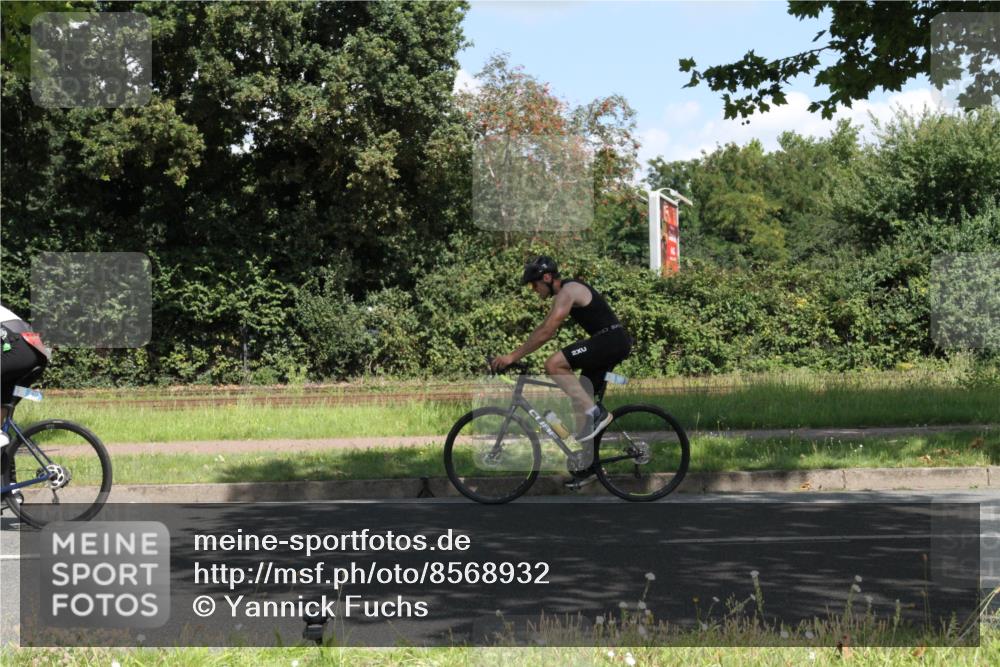 10.08.2025 - GEWOBA Citytriathlon Bremen Yannick Fuchs http://msf.ph/oto/8568932 10.08.2025 13:04:59 Radfahren 590, 629, 645, 745, 929, 930, 951, 1010 meine-sportfotos.de