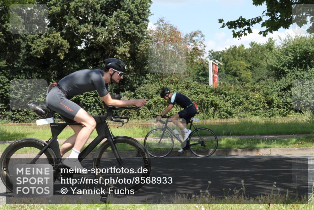 10.08.2025 - GEWOBA Citytriathlon Bremen Yannick Fuchs http://msf.ph/oto/8568933 10.08.2025 13:05:00 Radfahren 590, 629, 645, 745, 884, 929, 930, 951, 1010 meine-sportfotos.de