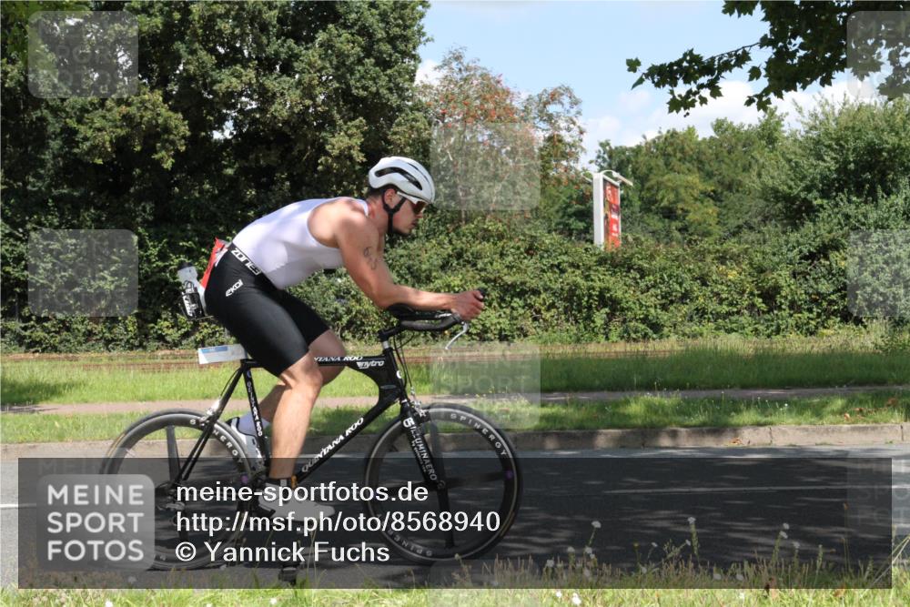 10.08.2025 - GEWOBA Citytriathlon Bremen Yannick Fuchs http://msf.ph/oto/8568940 10.08.2025 13:05:07 Radfahren 590, 622, 645, 745, 884, 916, 928, 929, 958, 1010 meine-sportfotos.de