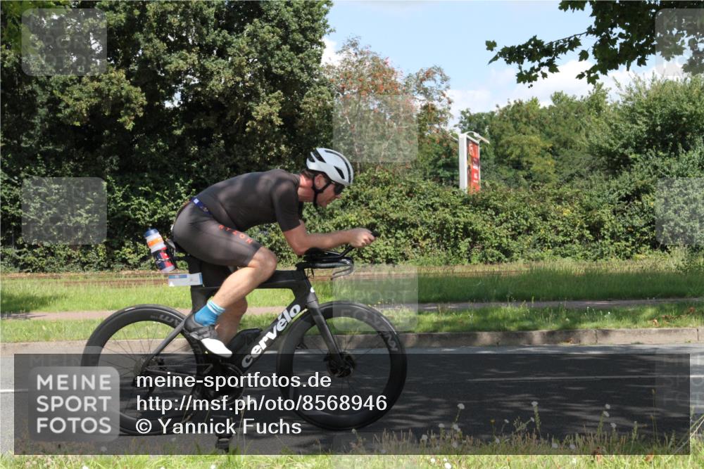 10.08.2025 - GEWOBA Citytriathlon Bremen Yannick Fuchs http://msf.ph/oto/8568946 10.08.2025 13:05:18 Radfahren 587, 622, 641, 645, 659, 884, 916, 928, 943, 958, 1010 meine-sportfotos.de