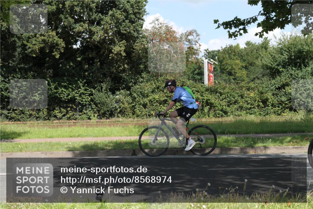 10.08.2025 - GEWOBA Citytriathlon Bremen Yannick Fuchs http://msf.ph/oto/8568974 10.08.2025 13:05:48 Radfahren 573, 615, 616, 627, 630, 746, 767, 793, 809, 857, 876, 897, 981 meine-sportfotos.de