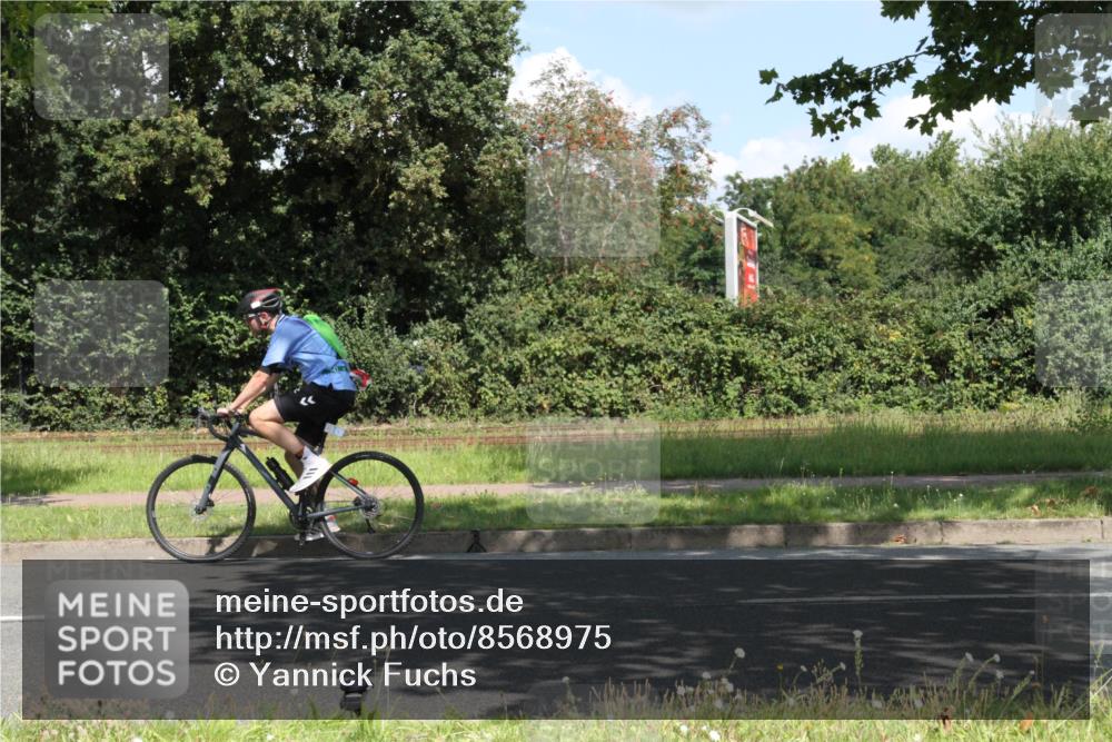 10.08.2025 - GEWOBA Citytriathlon Bremen Yannick Fuchs http://msf.ph/oto/8568975 10.08.2025 13:05:49 Radfahren 573, 615, 616, 627, 630, 746, 767, 793, 809, 857, 897, 981 meine-sportfotos.de